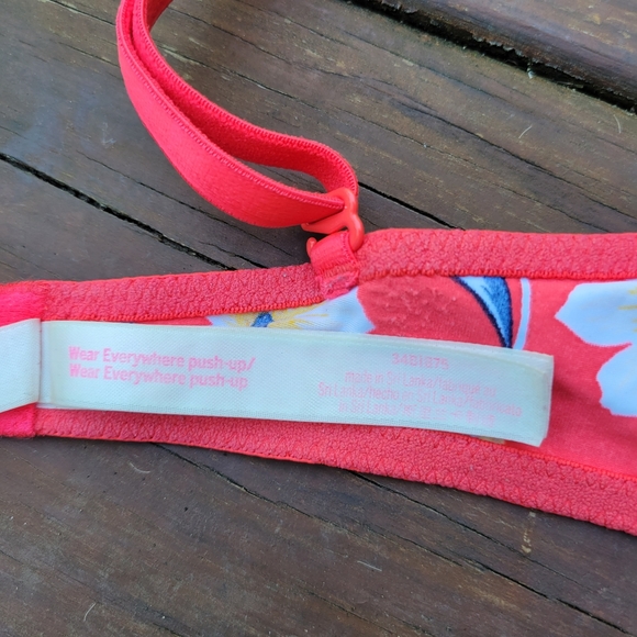 PINK Victoria's Secret Bra Bundle - Size 34B (GUC) - Picture 7 of 16